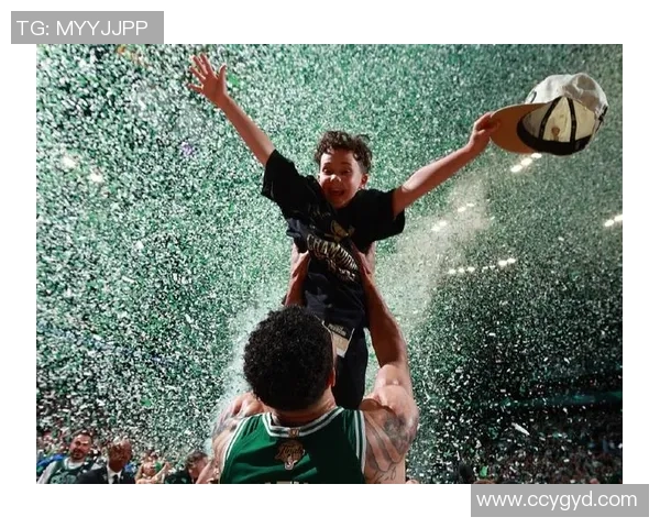 NBA球星如何凭借篮球技巧猜测足球运动员身份的趣味挑战 NBA球星如何凭借篮球技巧猜测足球运动员身份的趣味挑战