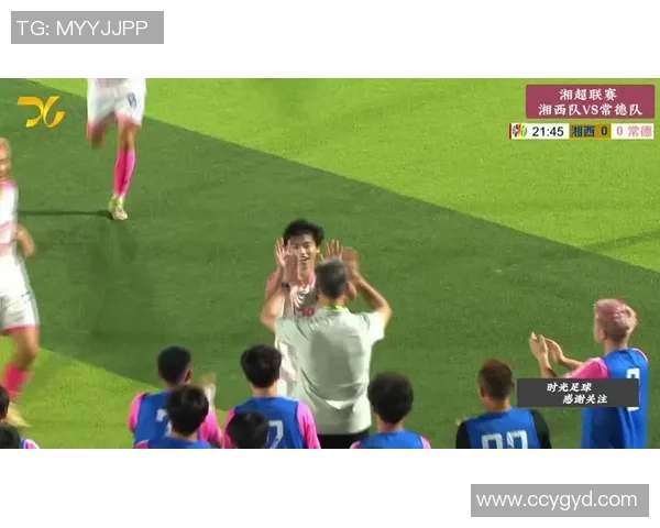 《综艺节目热议足球球星精彩表现 观众讨论激烈引发话题》 《综艺节目热议足球球星精彩表现 观众讨论激烈引发话题》