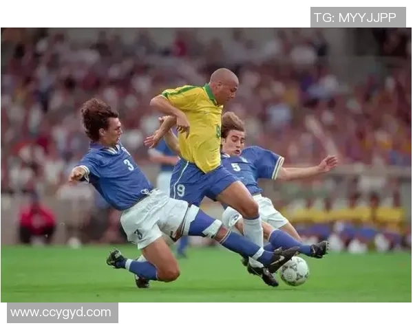 两个小孩踢足球能叫球星吗 从足球天赋到未来巨星的成长之路