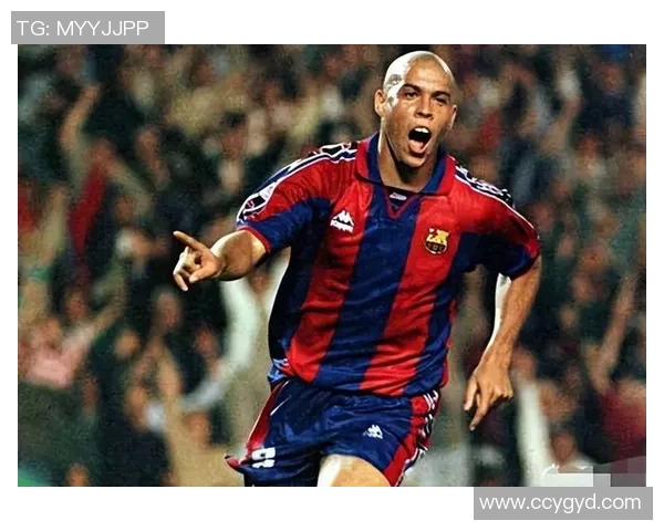 世界顶级足球前中锋球星盘点及其精彩职业生涯回顾 世界顶级足球前中锋球星盘点及其精彩职业生涯回顾