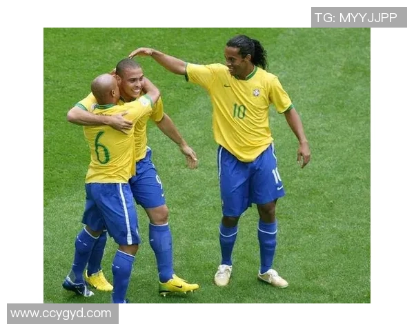 小腿肌肉发达的足球明星盘点，他们的力量与速度成就传奇球技