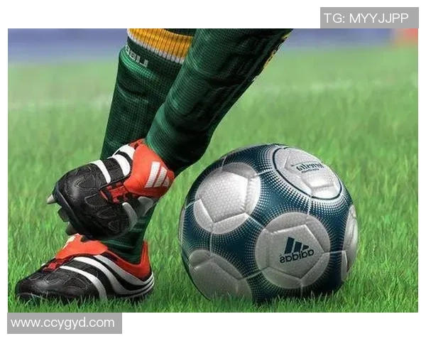 街头足球风采展现 足球球星与街头球技完美融合的精彩瞬间